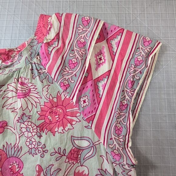 Jennifer & Grace Gray Floral Scoop Neck Cap Sleeve Blouse, size medium - Picture 6 of 9